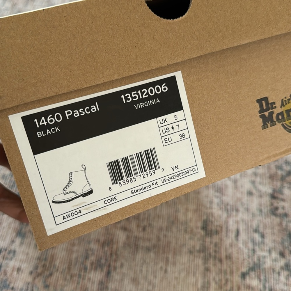 Doc Martens - Picture 8 of 8